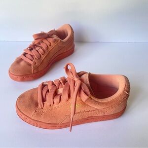 Pumas Coral Suede Kids Shoe Size 1